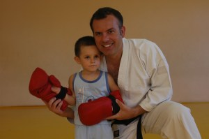 Rogelio Sensei junto a su hijo Roberto